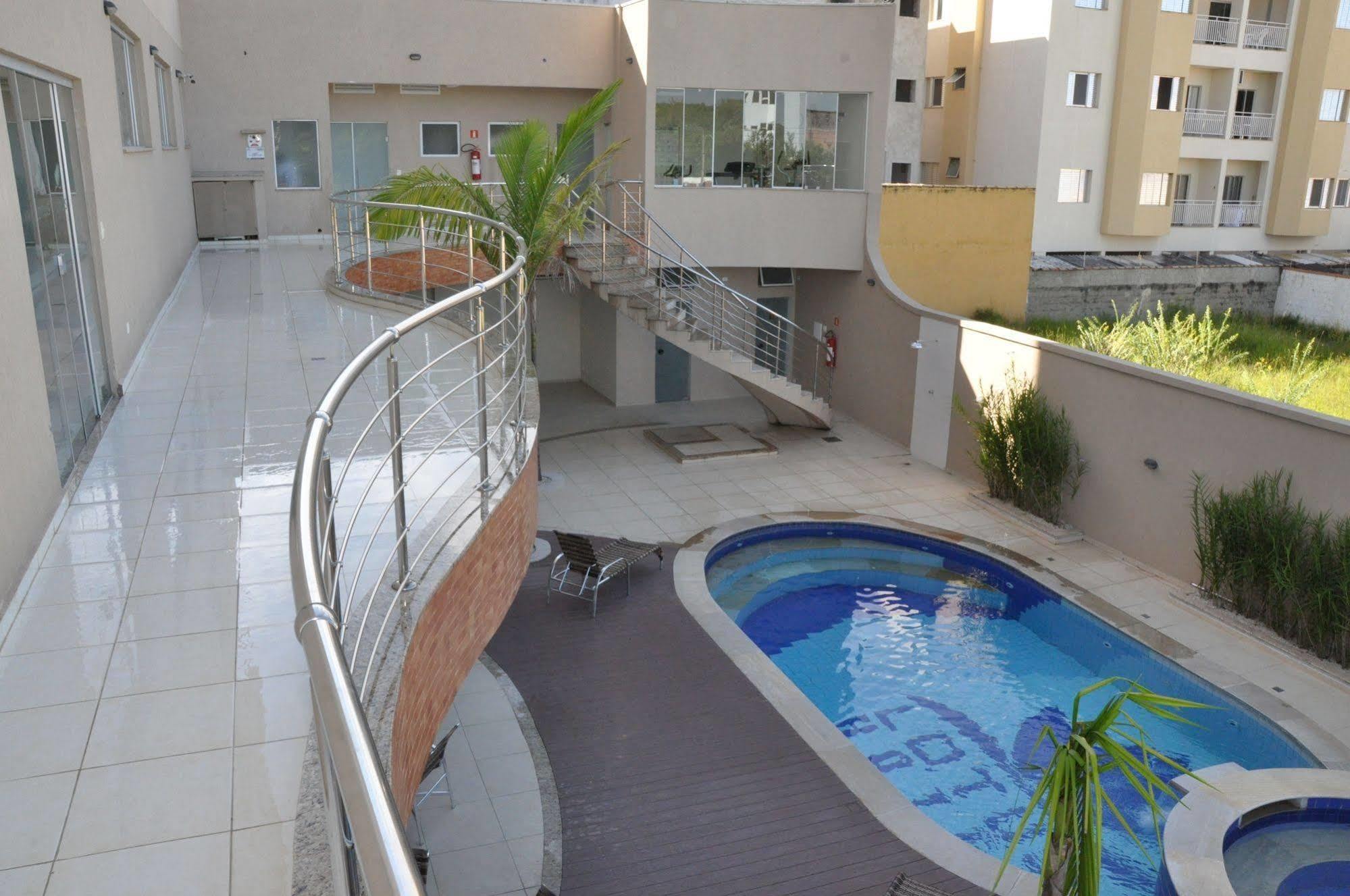 Lotus Hotel - A 6 Km Do Santuario De Aparecida-Sp Guaratinguetá Kültér fotó